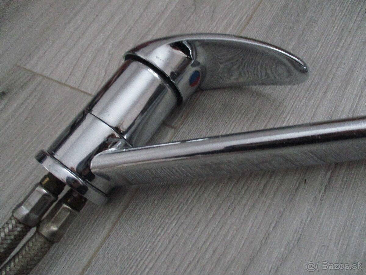 kuchynskú pákovú vodovodnú batériu a s dvomi batériovými pre - 9