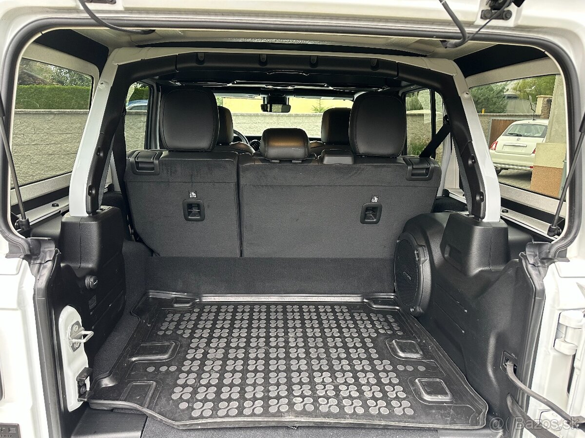 Jeep Wrangler UNLIMITED BRUTE 2,0 PHEV 4XE, DPH - 9