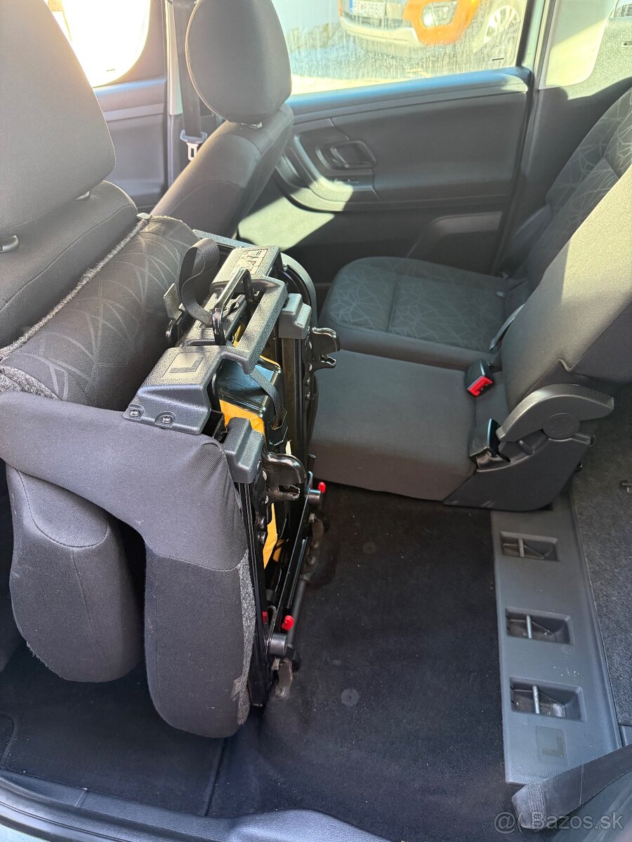 ŠKODA ROOMSTER 1.6 TDI - 9