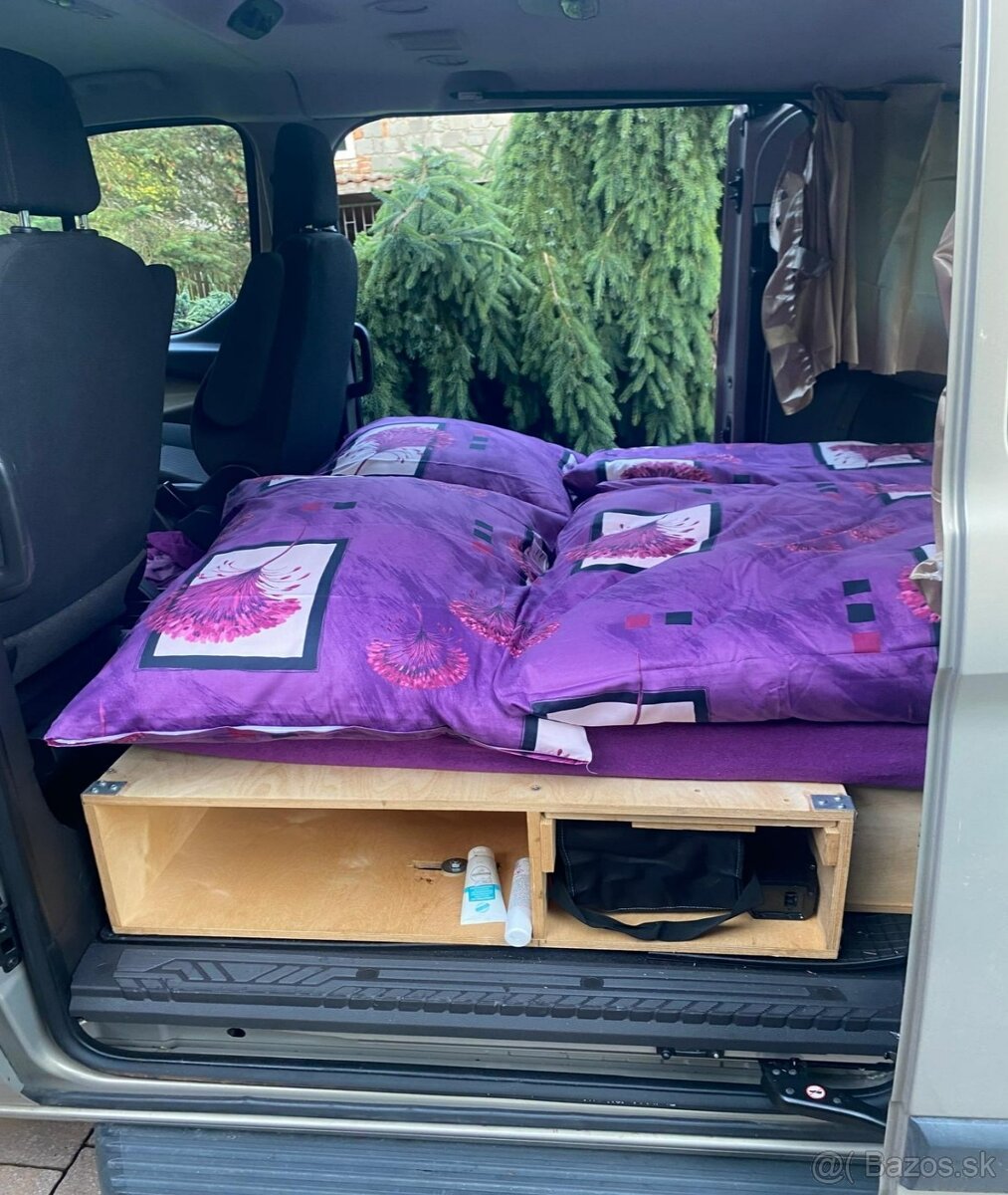 Ford TOURNEO CUSTOM - 9