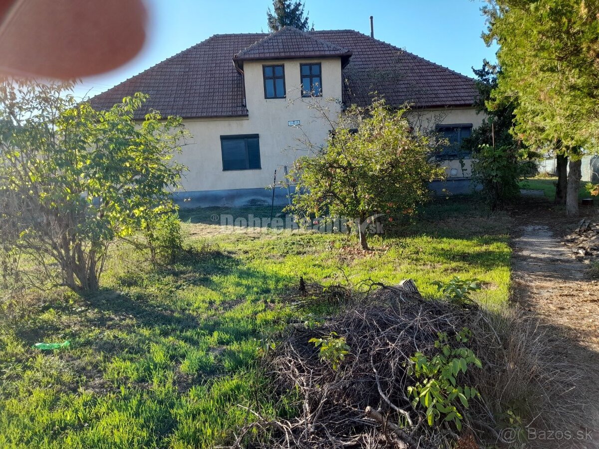 Rodinný dvojdom Zemné - 9