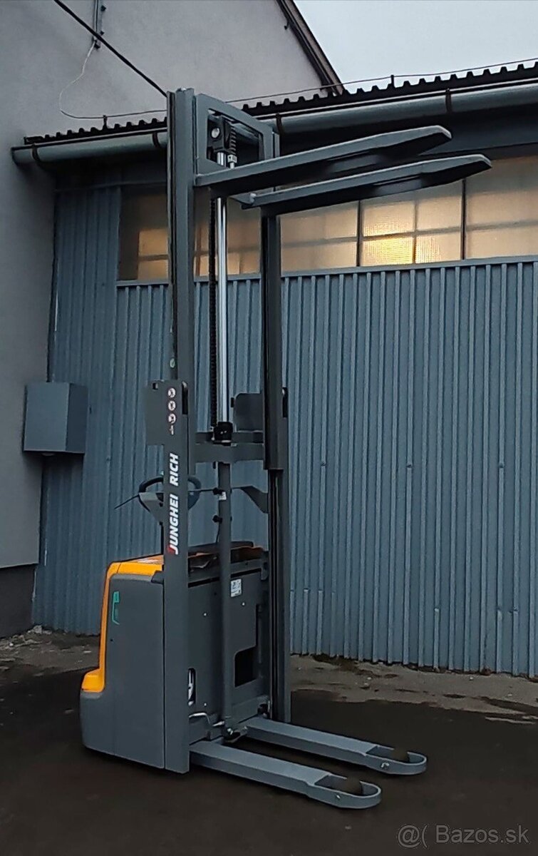 Elektricky paletovy vozik Jungheinrich EJC 212 Li-on (Nova) - 9