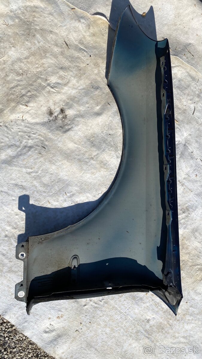 Pravý blatník Mercedes W211 - 9