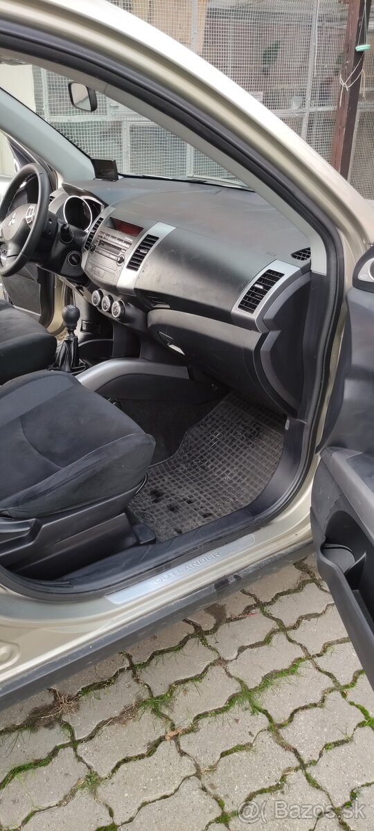 Mitsubishi Outlander 2.0 TDI 103 kw - 9