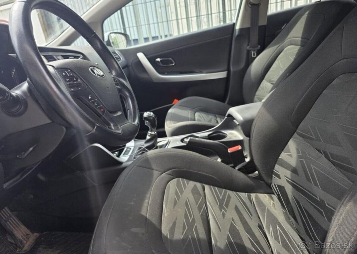Kia Cee´d 1.6-PĚKNÝ STAV-SERVIS HISTORIE - 9