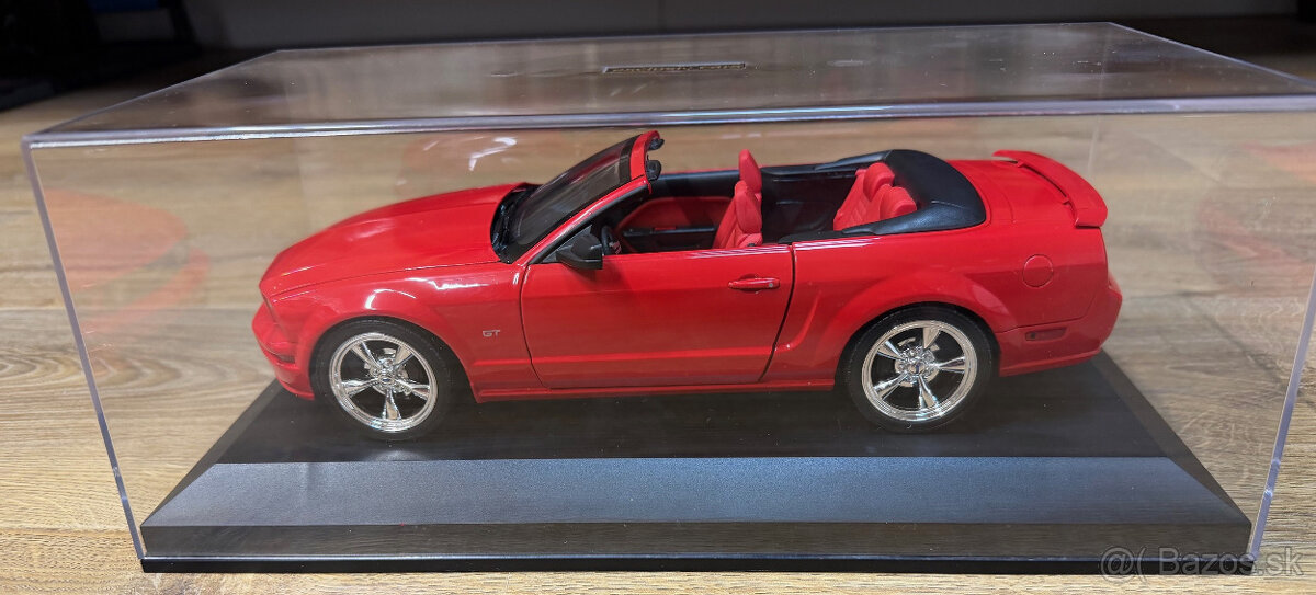 Ford Mustang - modely II. 1:18 - 9