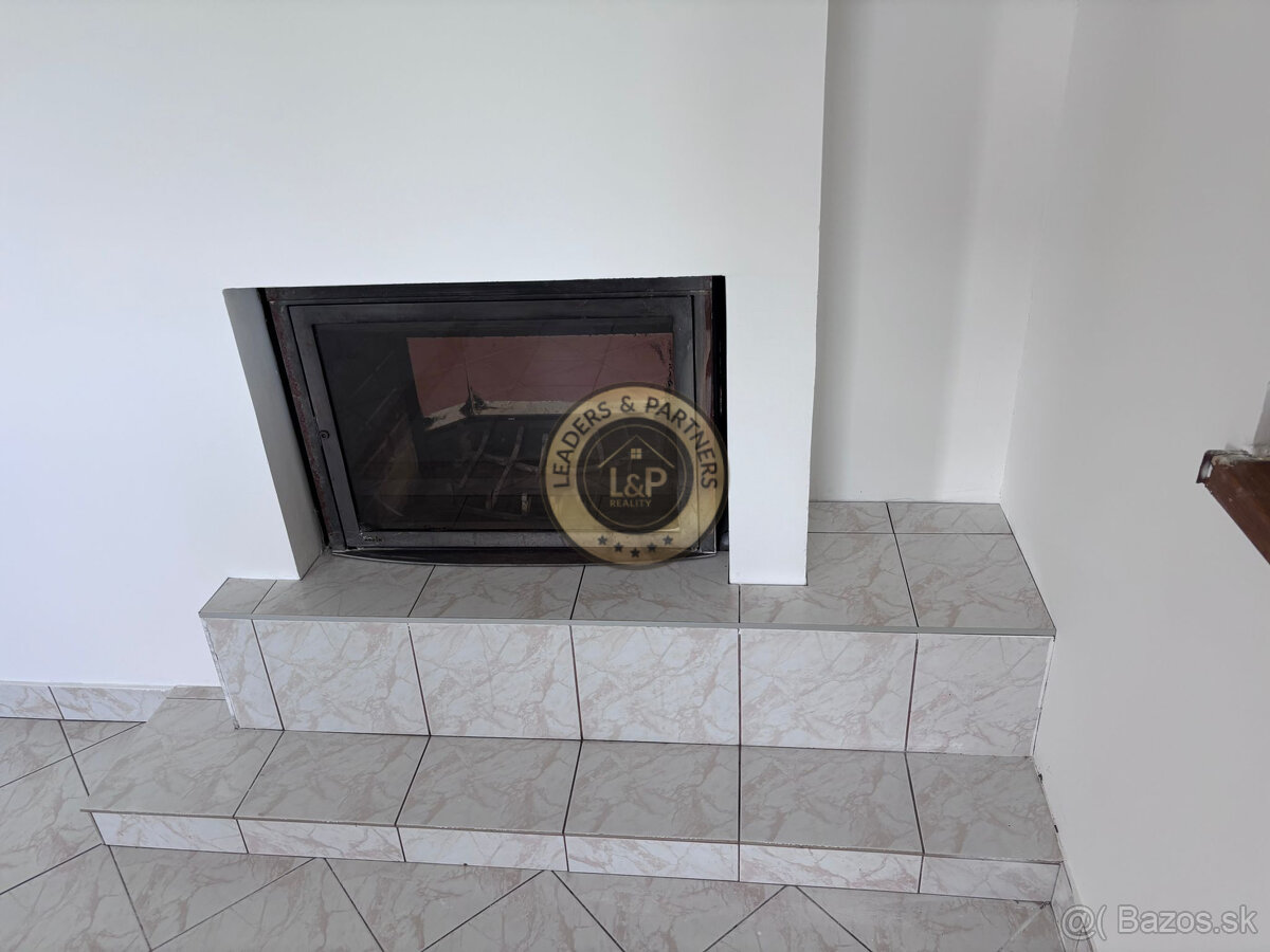 Priestranný 6 - izbový rodinný dom vo Veľkých Ripňanoch - 9