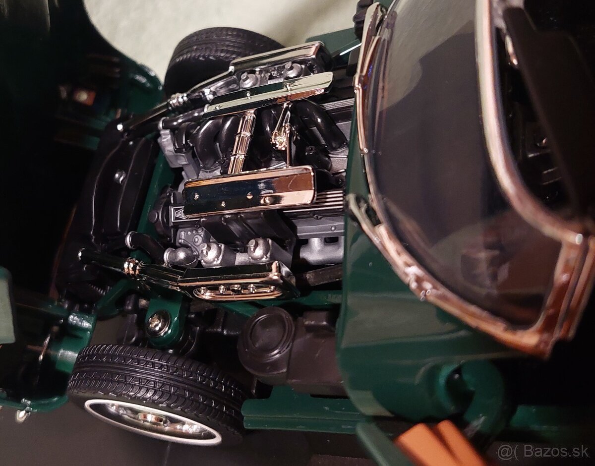 Jaguar E Type 1:18 - Road Signature - 9