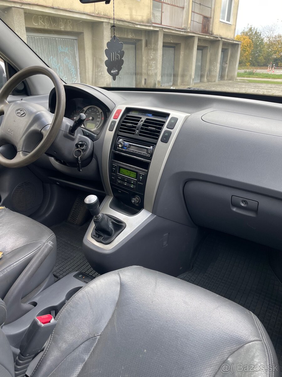 Hyundai Tucson 2.0CRDi 83kw 4x4 ťažné - 9