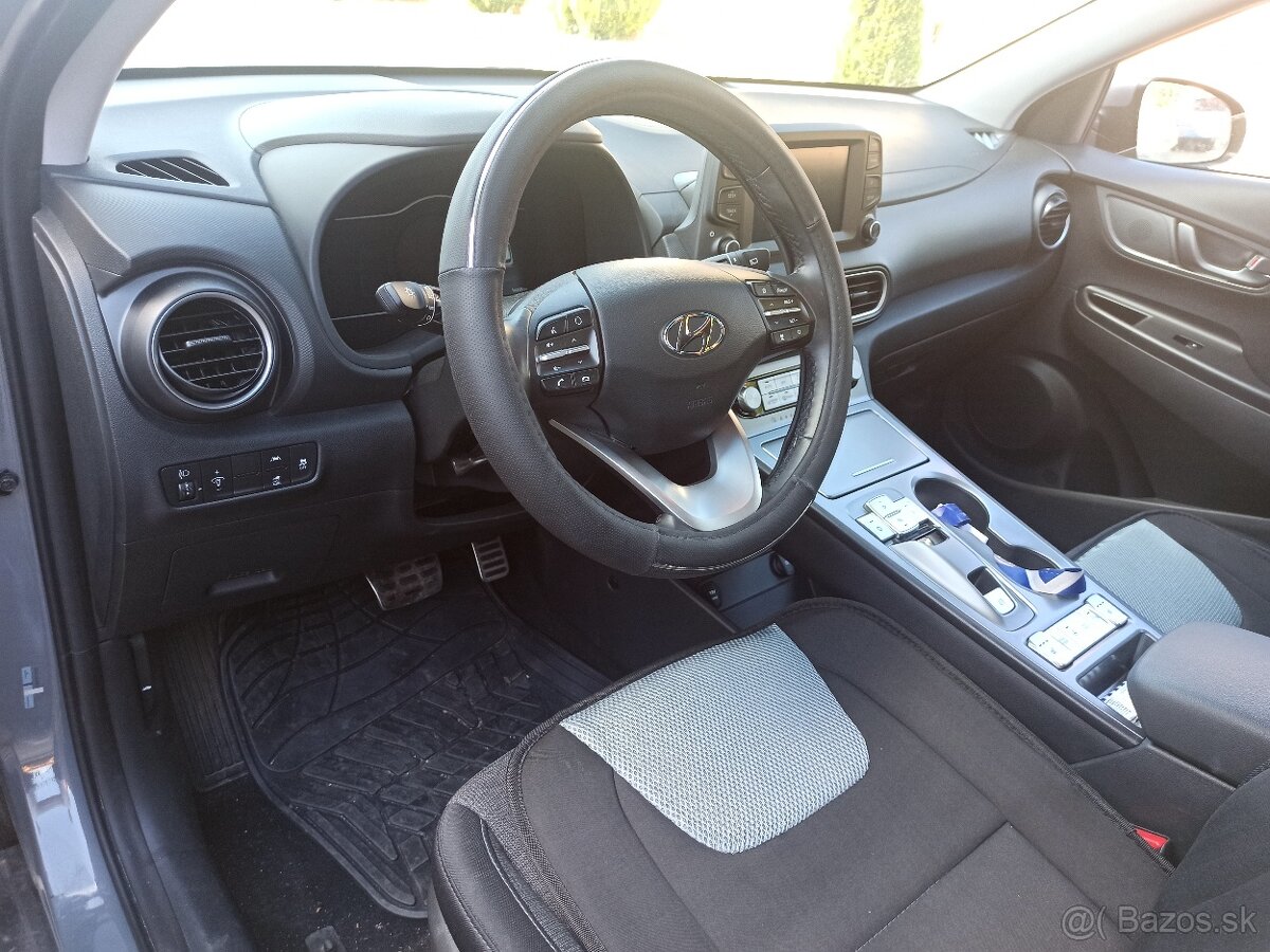 Hyundai Kona Electric 100, servisná kniha, záruka - 9