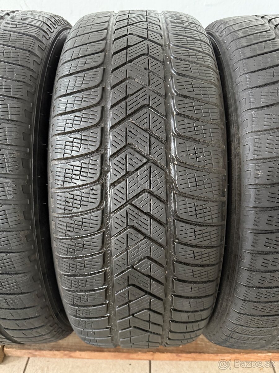 Zimné pneumatiky 235/60/18 Pirelli Scorpion Winter MO - 9