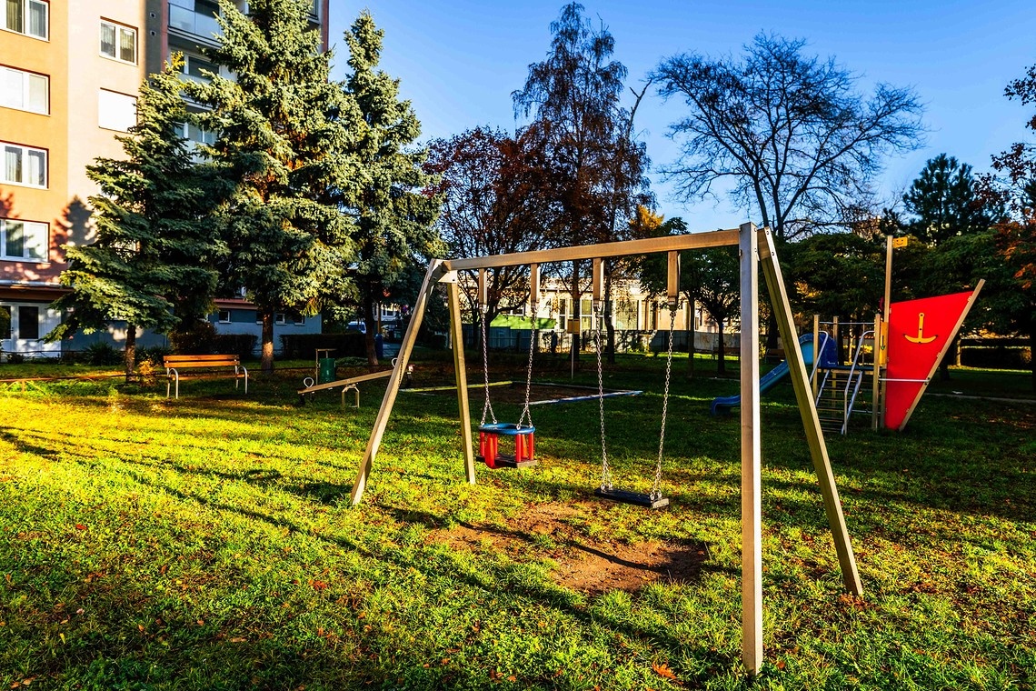 PALKOVIČOVA-2 izbový byt, pôvodný stav, nádherné výhľady - 9