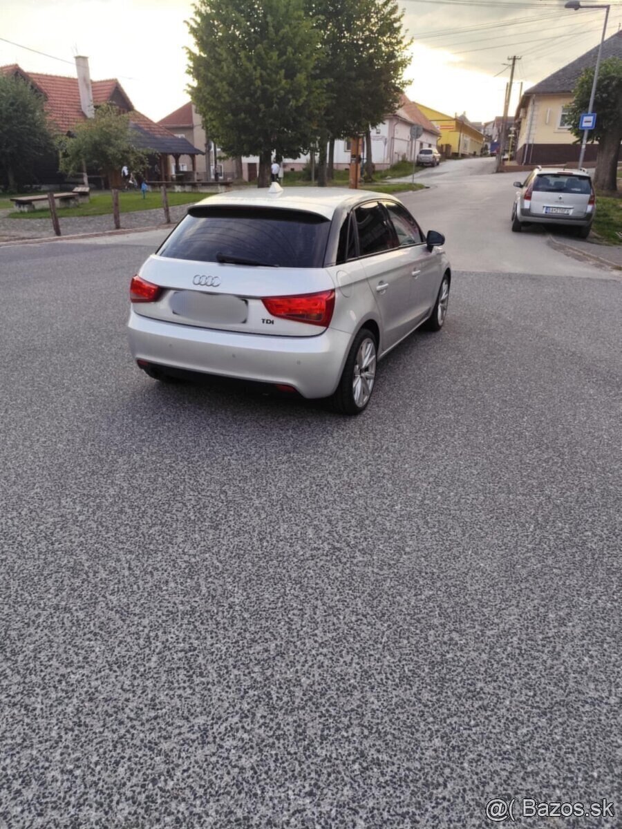 Audi A1 Sportback Sline 1.6TDI 66KW - 9