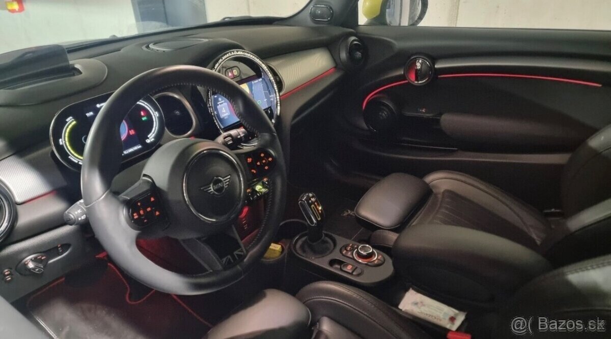 MINI Cooper SE 135kW 2022| Záruka 3/2027 | 22tkm |MAX výbava - 9