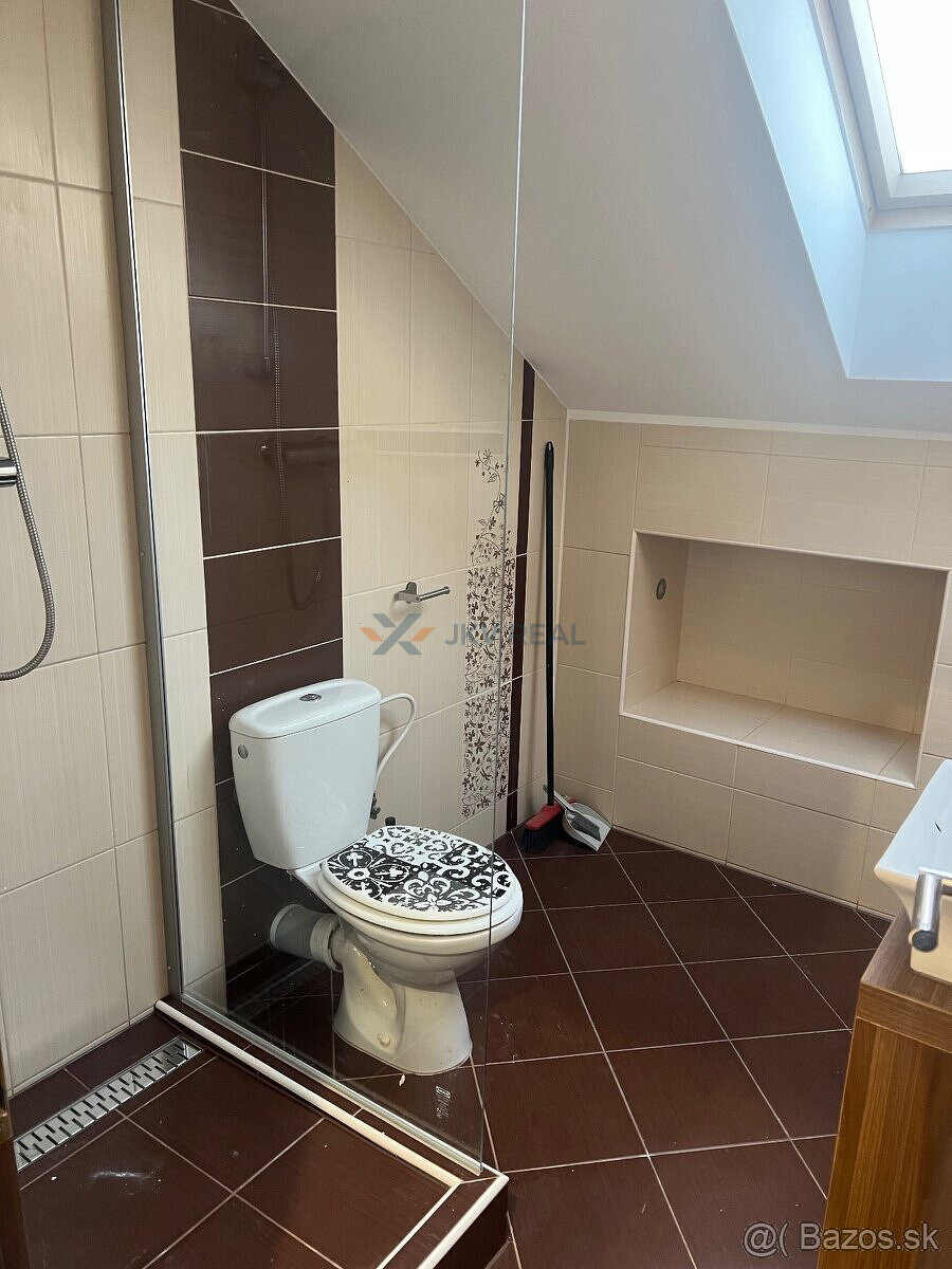 Prenájom 1-izbového bytu s klímou a parkovaním Hlohovec - 9