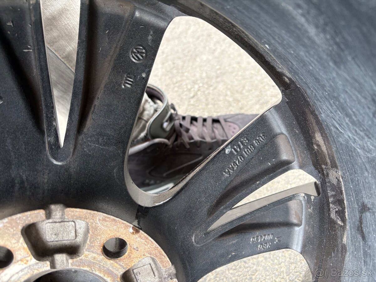 ZRENOVOVANE orig. VW R18 Chicago - 9