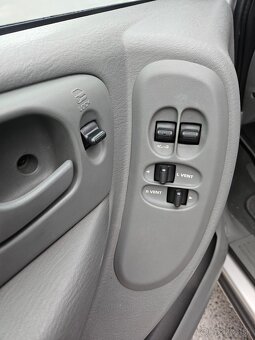 Chrysler Voyager 2.8CRDI - 9