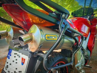 Honda VFR 800F - 9