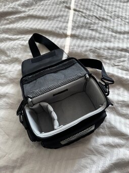 Nikon - 9