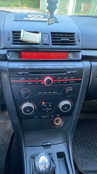 Predám Mazda 3 1.6 benzín 77kw - 9