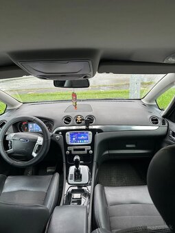 Surne predám  Ford  Smax 2l 120kw 7m - 9