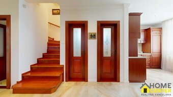 PREDAJ :  RODINNÝ DOM S BAZÉNOM, KOMÁRNO - 9