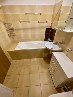 Priestranný bytu 3 + 1 v Čadci - širšie centrum - 9