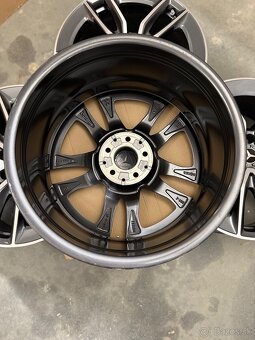 Nepoužité hliníkové disky 5x112 R19 Mercedes Benz GLB AMG - 9