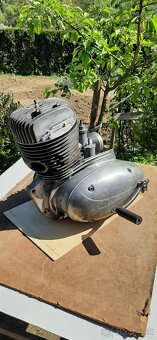 Jawa 250 -motor - 9