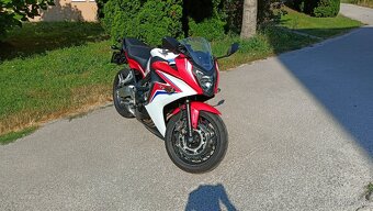 Honda CBR 650 f 600 - 9