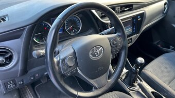 Predám Toyotu Corollu sedan, r.v. 2017, 1. Majiteľ - 9