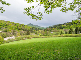 IBA U NÁS Stavebný pozemok pod lesom s výhľadom nad Belušou - 9