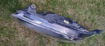 Ford Fiesta VII MK7 2013 - 2017 facelift - svetlo lampa - 9