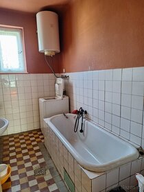 Rodinný dom 1+4, nová strecha, kúrenie, garáž - 9