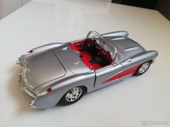 1:18 CHEVROLET Corvette , Bburago - 9