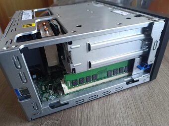 HPE SKHynix DDR4 HPE Gen10 8GB/ 16GB a 512GB ECC Server HPE - 9