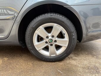 Škoda Octavia Combi 2.0 TDI CR DPF Ambiente - 9