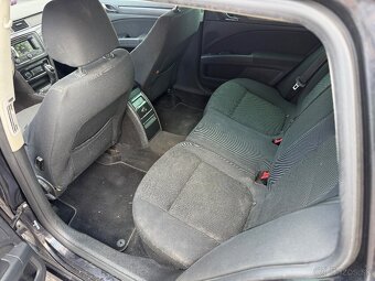 Škoda Superb Combi 1.6 TDI 77kW 2011 - 9
