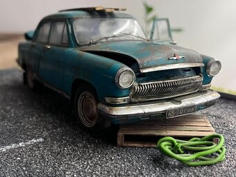 1:18 VOLGA GAZ 21R - Tyrkysová - IST Models (vrak) - 9
