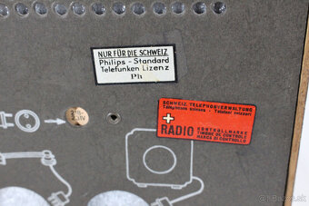 starožitné rádio Philips 640A - 9
