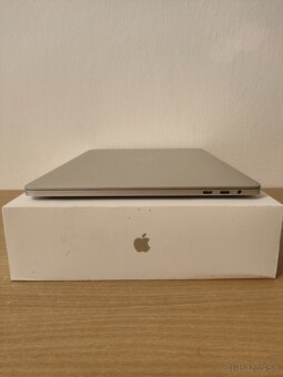 Apple MacBook Pro 13 Retina | i5 • 8GB • 512GB SSD • Touch B - 9