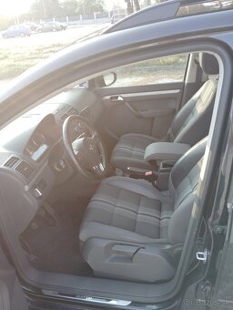 Volkswagen Touran benzín - 9
