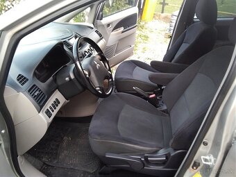 Predám Mitsubishi Grandis 2.4 benzin 7 miestne - 9