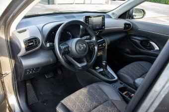 Toyota Yaris Cross 1.5 benzín HEV e - CVT FWD Executive - 9
