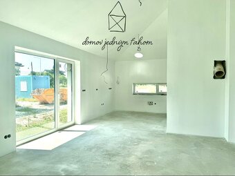 PREDAJ, skolaudovaný 4-izbový rodinný dom, Lehnice - Sása, l - 9