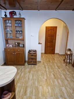 Rodinný dom s podnikateľským potenciálom vo výbornej lokali - 9