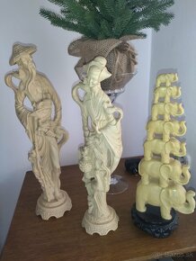 Sochy, svietniky - 9