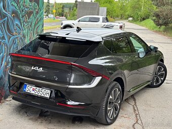 KIA EV6 EARTH VÝBAVA FULL LED KOŽA AKO NOVÉ KUPOVANÉ NA SK - 9