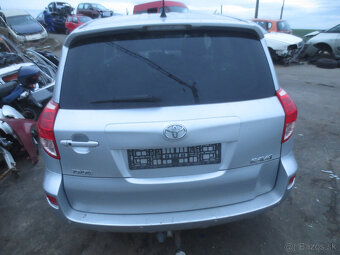 Toyota Rav 4 rok 2.2 tdi 130 kw diely - 9
