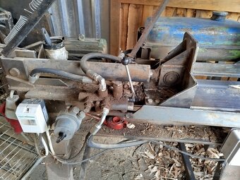 Štiepací automat - 9